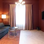 Aparthotel The 4*