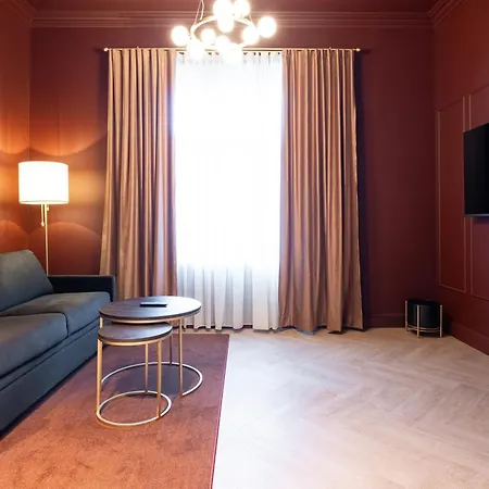 Aparthotel The 4*